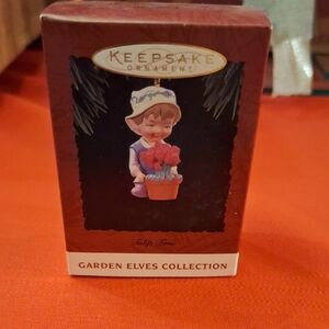 Hallmark Keepsake Ornament - Garden Elves Collection - Red and Blue